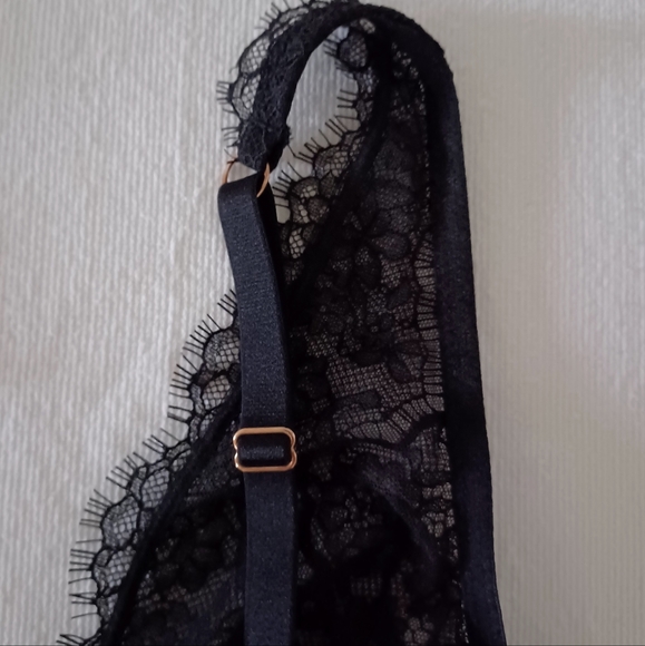 Victoria's Secret Dream Angels Unlined Plunge Bra, size 32DD - Picture 7 of 13